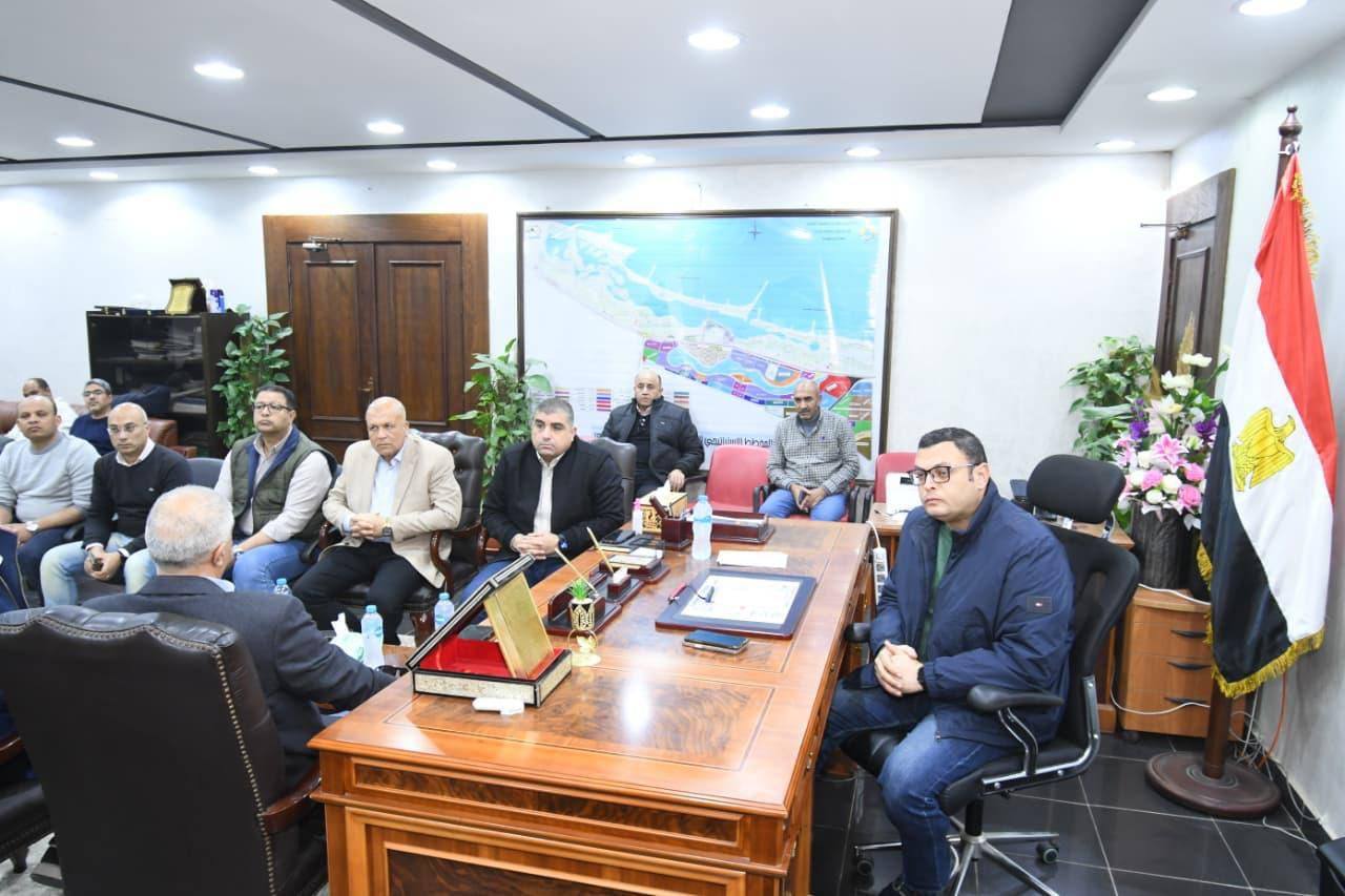 وزير الإسكان يتابع مشروعات سملا وعلم الروم ورأس الحكمة الجديدة