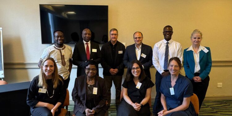 رئيس هيئة الدواء يشارك في ملتقى استخدمات الذكاء الاصطناعي في مجالات الأدوية بجنوب إفريقيا