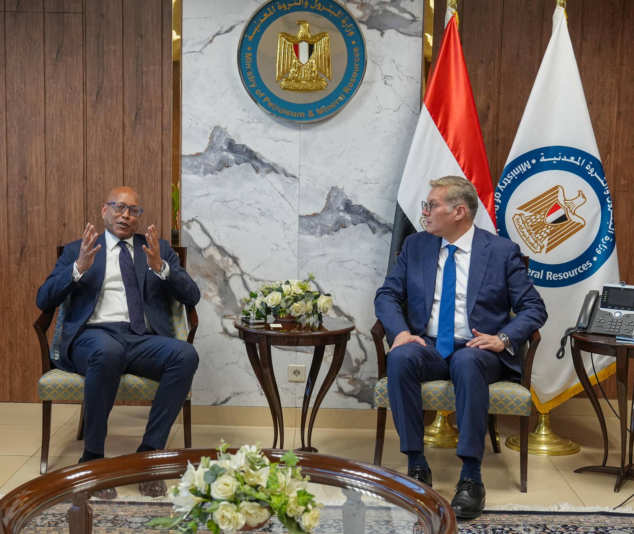 وزير البترول يبحث مع "مؤسسة التمويل الدولية" فرص الاستثمار والتمويل 