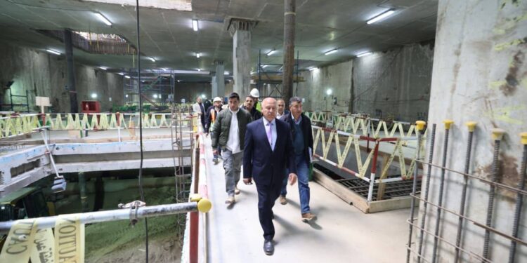 وزير النقل يتفقد محطة الملك الصالح بمشروع المرحلة الأولى للخط الرابع للمترو