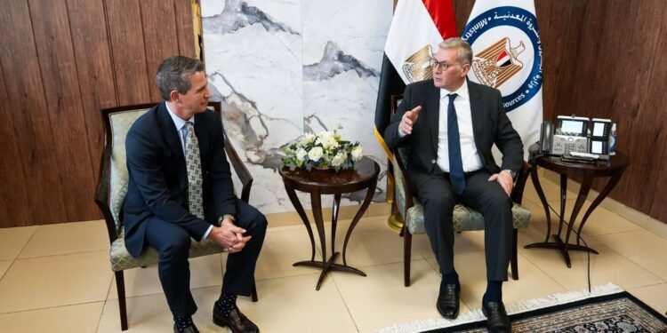 وزير البترول يبحث زيادة استثمارات "كابريكورن" البريطانية في مصر