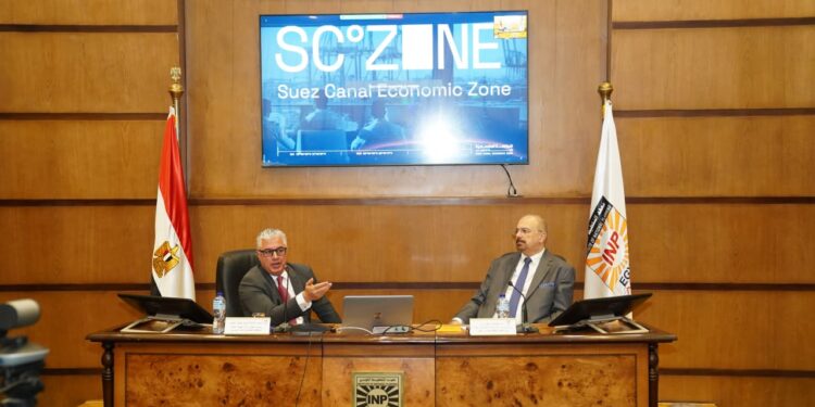 رئيس "اقتصادية قناة السويس": جذب استثمارات بقيمة 15 مليار دولار.. 70% منها أجنبية