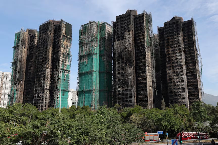 هونج كونج تخطط لشراء شقق في مجمع سكني دمره حريق ضخم