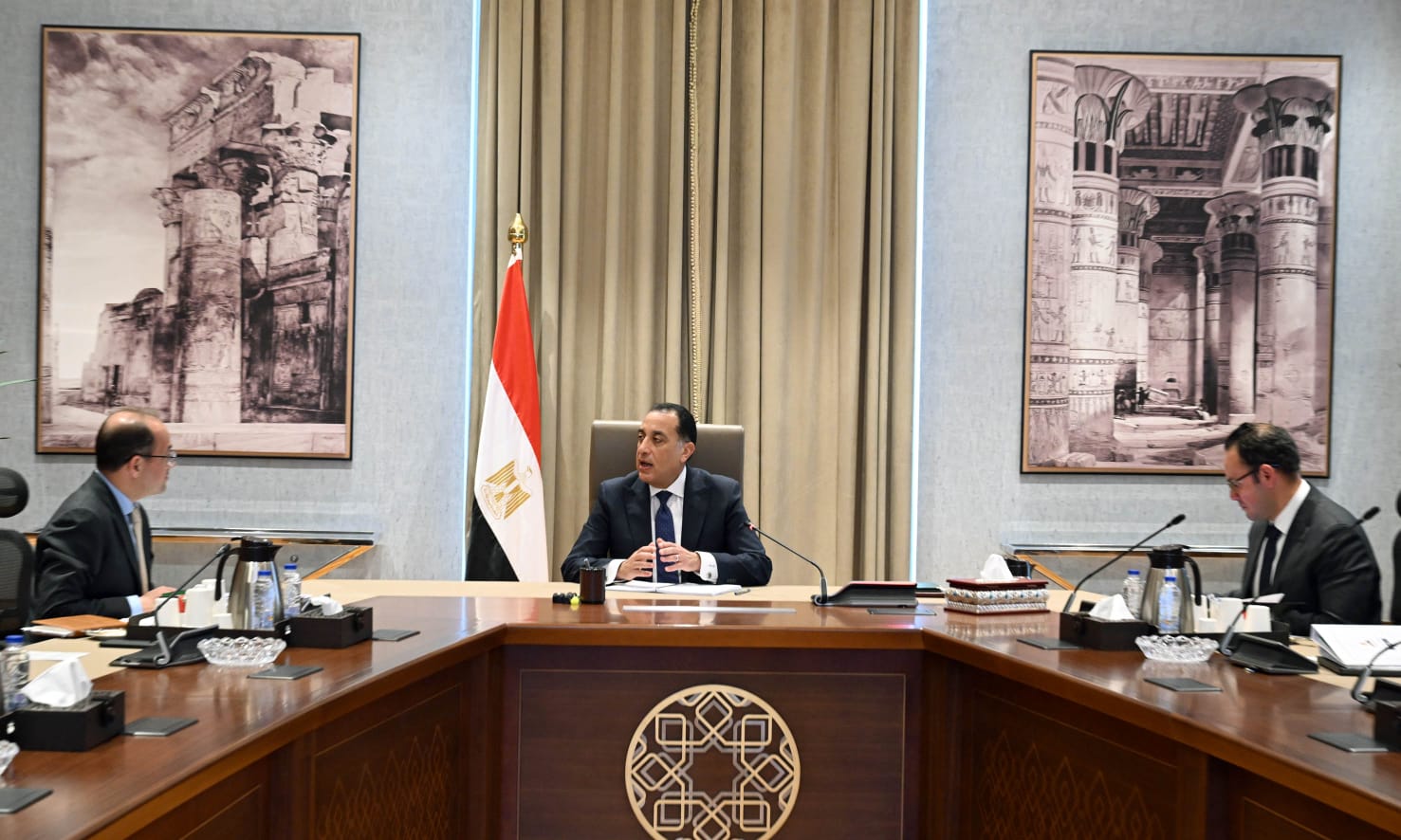 رئيس الوزراء يبحث تطورات المراجعة الجارية لصندوق النقد الدولي