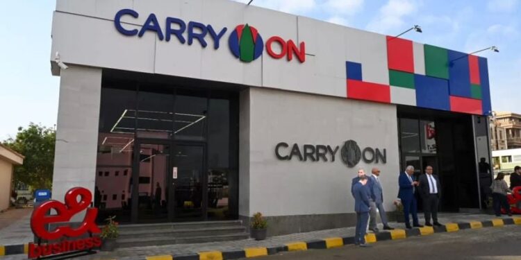 "السيسي": إطلاق منافذ التموينية "كاري أون" كمشروع قومي