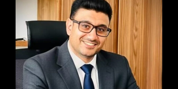 المهندس حاتم صفوت، الشريك المؤسس لشركة اﻟﺘﻨﺎﻏﻢ اﻟﺘﻘﻨﻲ ﻟﻼﺗﺼﺎﻻت، وخبير ريادة الأعمال وتكنولوجيا المعلومات