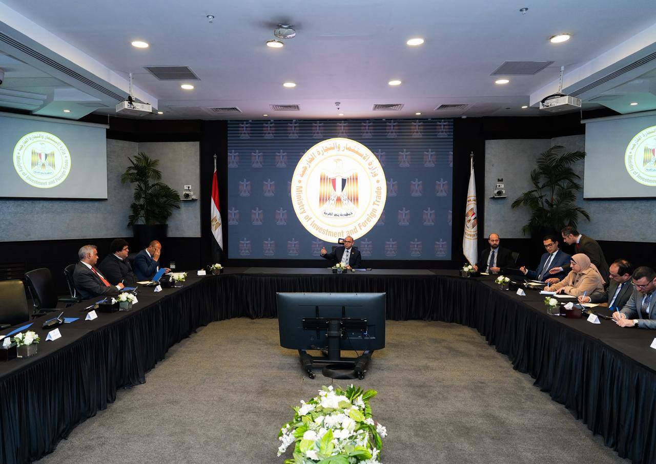 وزير الاستثمار يناقش مع رواد الأعمال آليات تنفيذية لدعم الشركات الناشئة