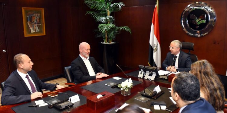 الحكومة تتعاون مع بنك 