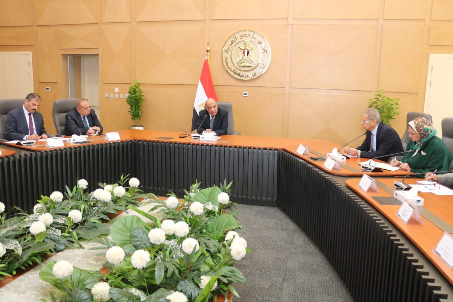 وزير الكهرباء يوجه برفع درجة الاستعداد لتأمين الشبكة الموحدة