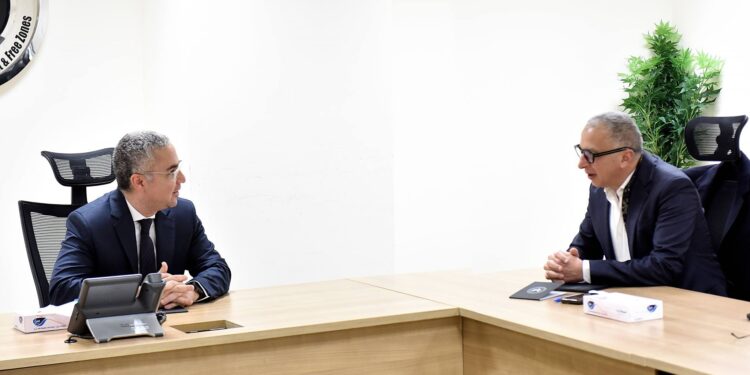 الحكومة تبحث إنشاء أول منطقة استثمارية خاصة في مصر