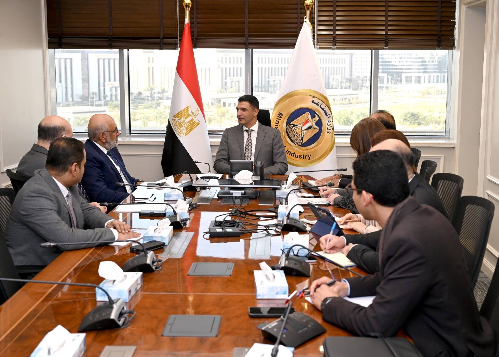 الحكومة تراجع استراتيجية تنمية الصناعة المصرية في ضوء التغيرات الإقليمية والعالمية