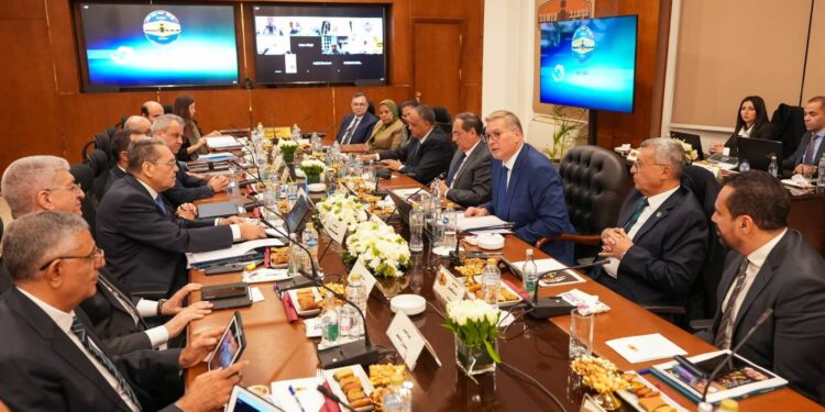 "سوميد" تنقل 365 مليون برميل بترول خام خلال 2025