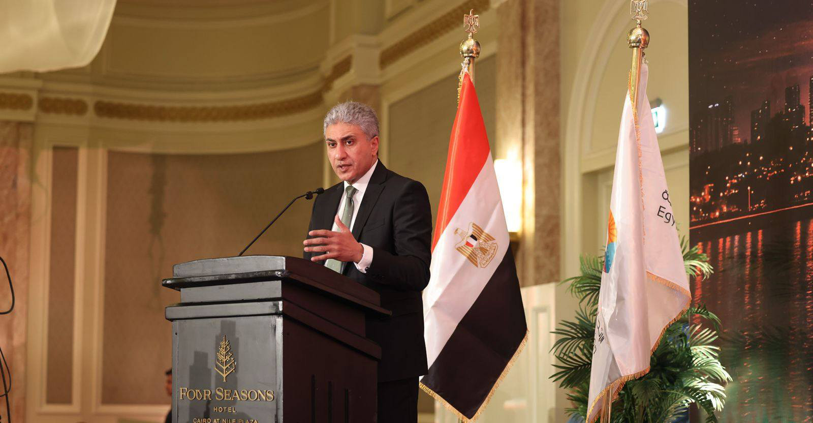 وزير السياحة: تباطؤ الحجوزات نسبياً خلال أبريل تأثراً بتوترات الشرق الأوسط