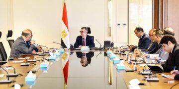 "التخطيط" تبحث مع البنك الدولي دعم برامج التنمية المحلية