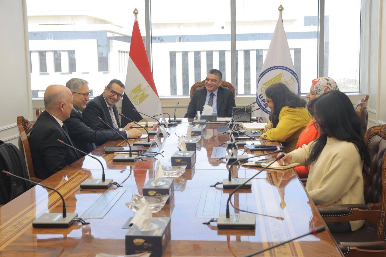 "الشراء الموحد" تبحث فرص التعاون مع شركة تركية لتوطين صناعة الدواء بمصر