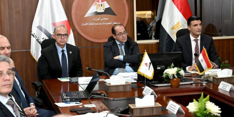 الحكومة تناقش توصيات مجموعة مراجعة برنامج تنمية صناعة السيارات