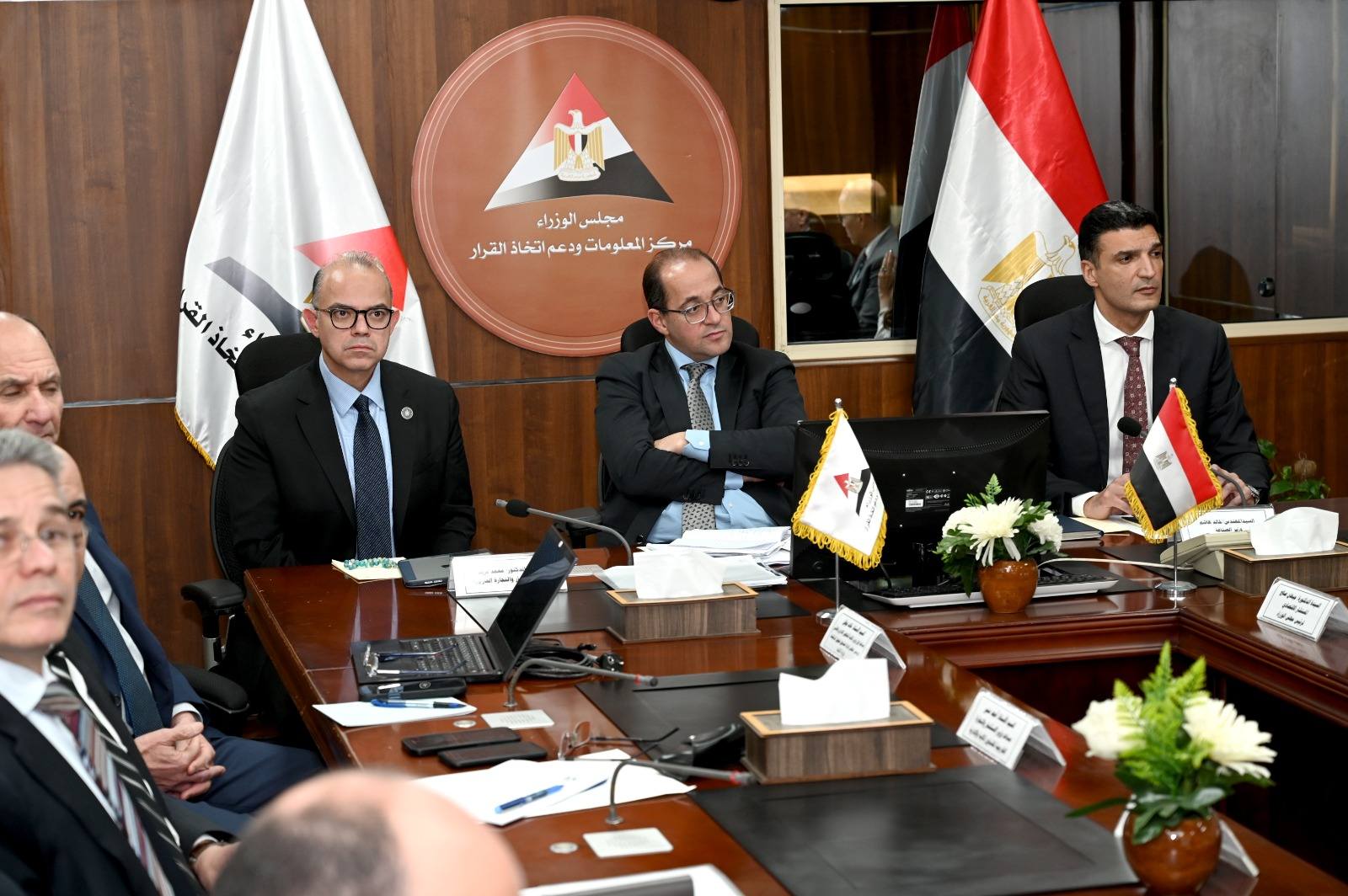 الحكومة تناقش توصيات مجموعة مراجعة برنامج تنمية صناعة السيارات