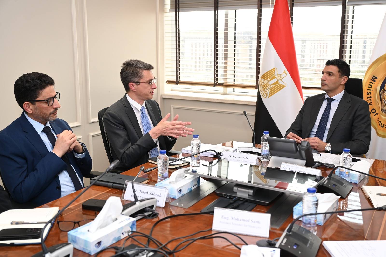 الحكومة تبحث دعم البنك الدولي و"IFC" للمشروعات الصناعية في مصر