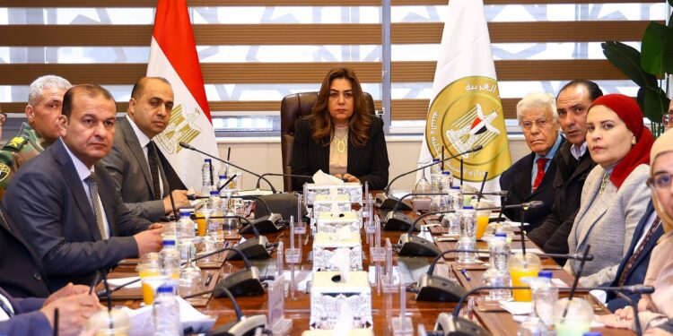 "التنمية المحلية والبيئة" توافق على قرارات لمزاولة أنشطة إدارة المخلفات