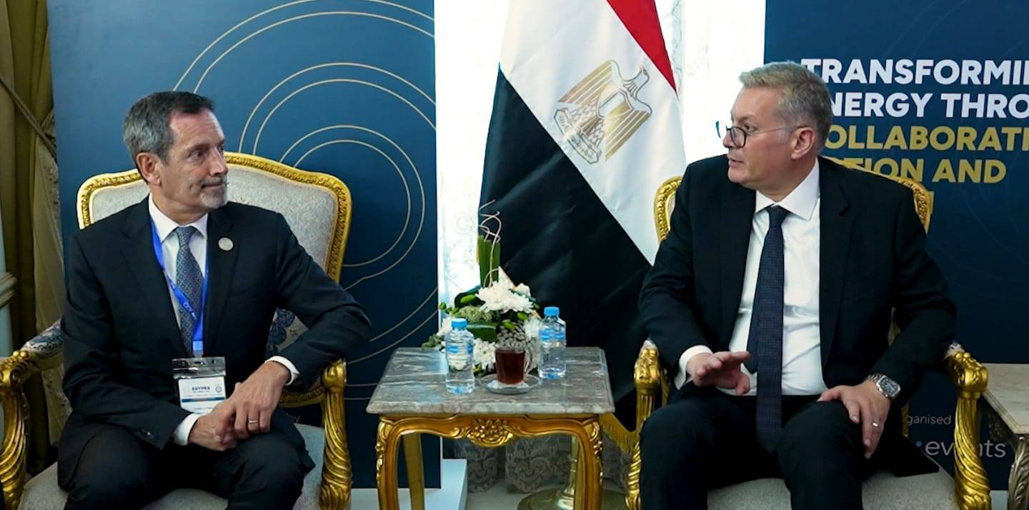 "البترول" تبحث تعزيز التعاون مع "شلمبرجير" في تطبيق الحفر الأفقي لزيادة الإنتاج