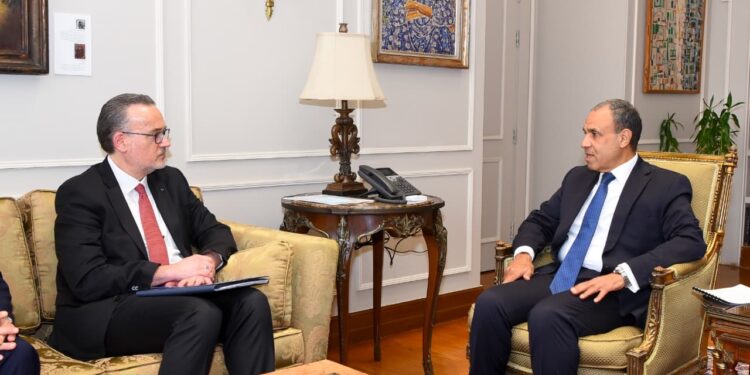 عبد العاطي: تعزيز التعاون مع مؤسسات التمويل لدعم مصر في مواجهة الصدمات