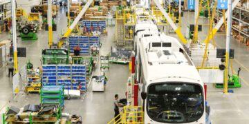 مصر تحقق طفرة فى صناعة الحافلات وتعزز فرص التصدير للخارج