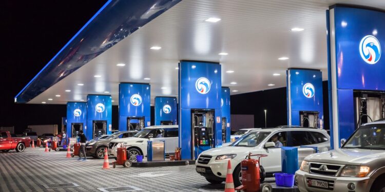 محطة للوقود في إمارت دبي، تابعة لأدنوك، دولة الإمارات، صورة أرشيفية.