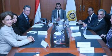 وزير الصناعة