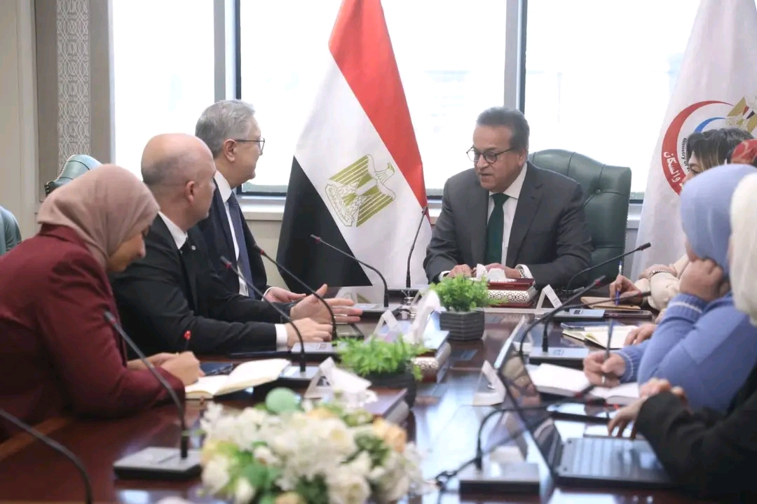 اجتماع وزير الصحة