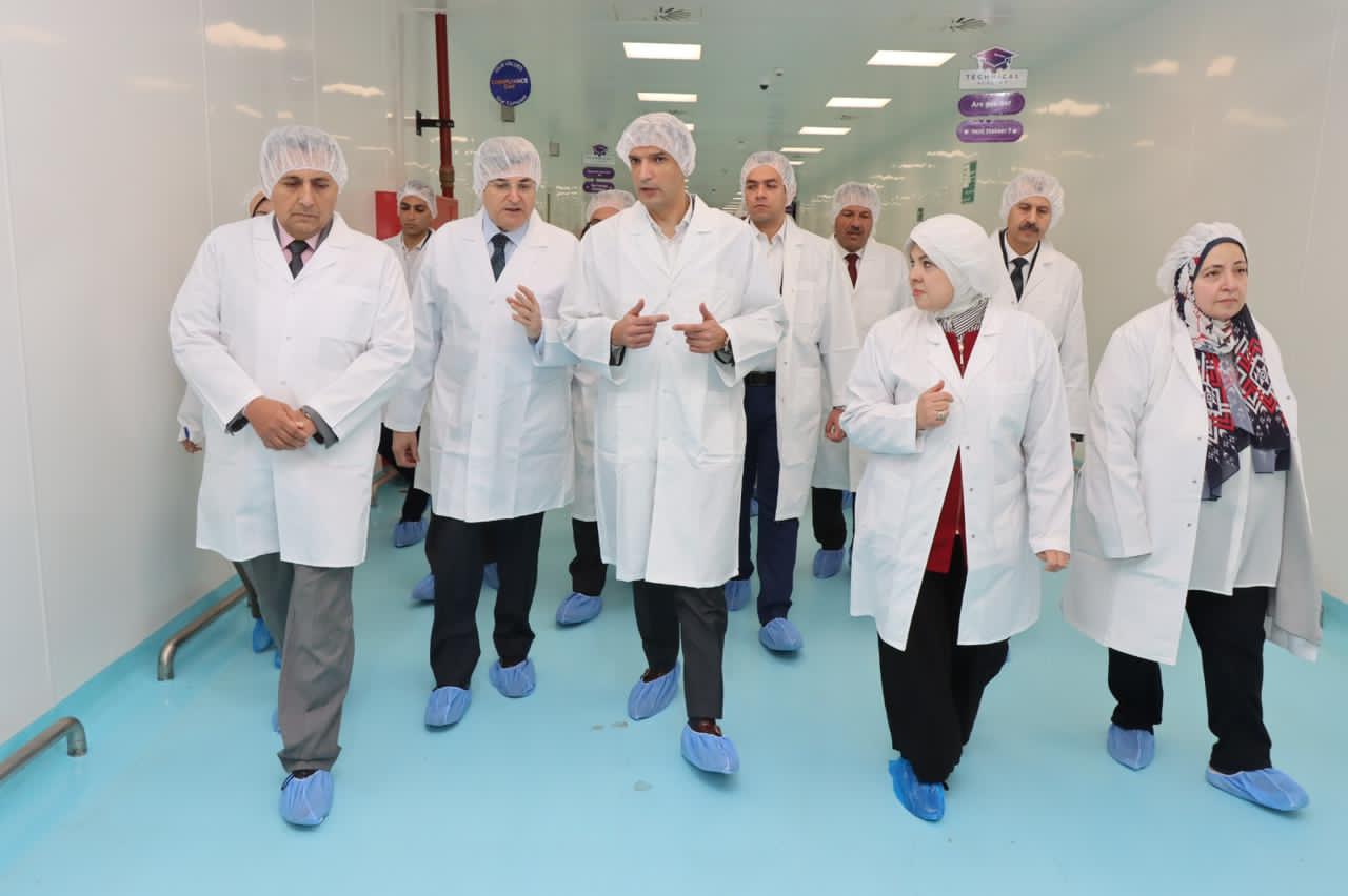 وزير الصناعة