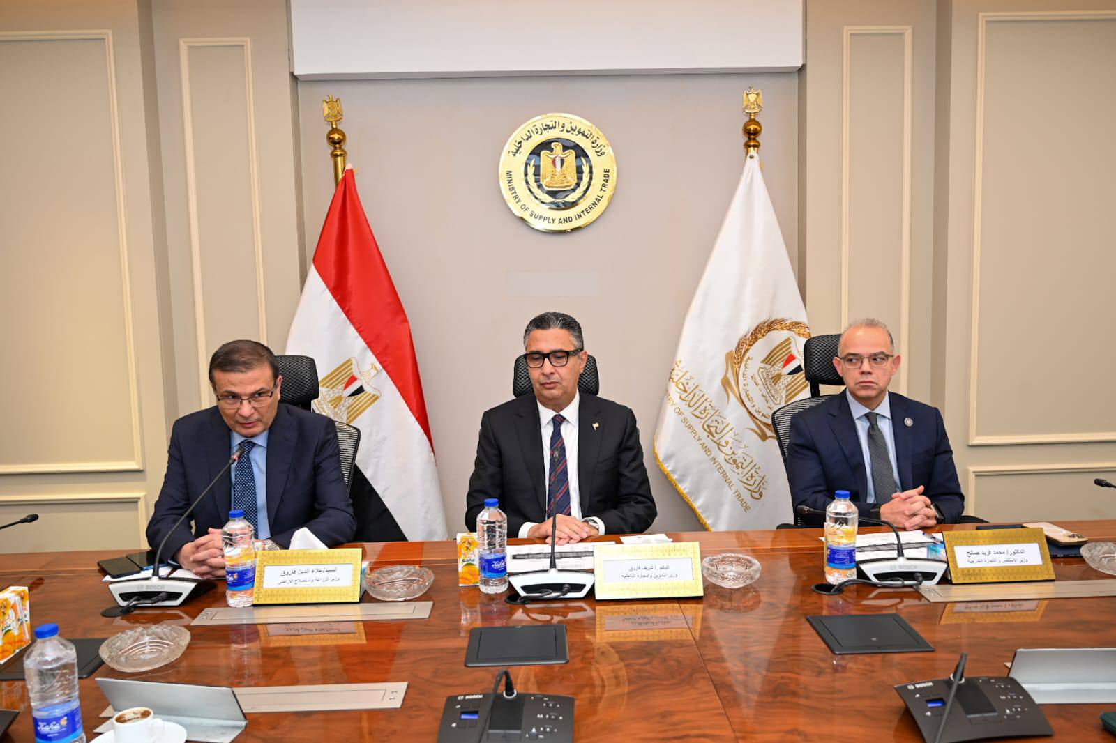 الحكومة تؤكد أهمية تعزيز دور بورصة السلع لضبط الأسواق وتحقيق الشفافية