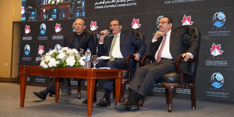 وزير الزراعة يستعرض استراتيجية النهوض بالأمن الغذائي في مصر