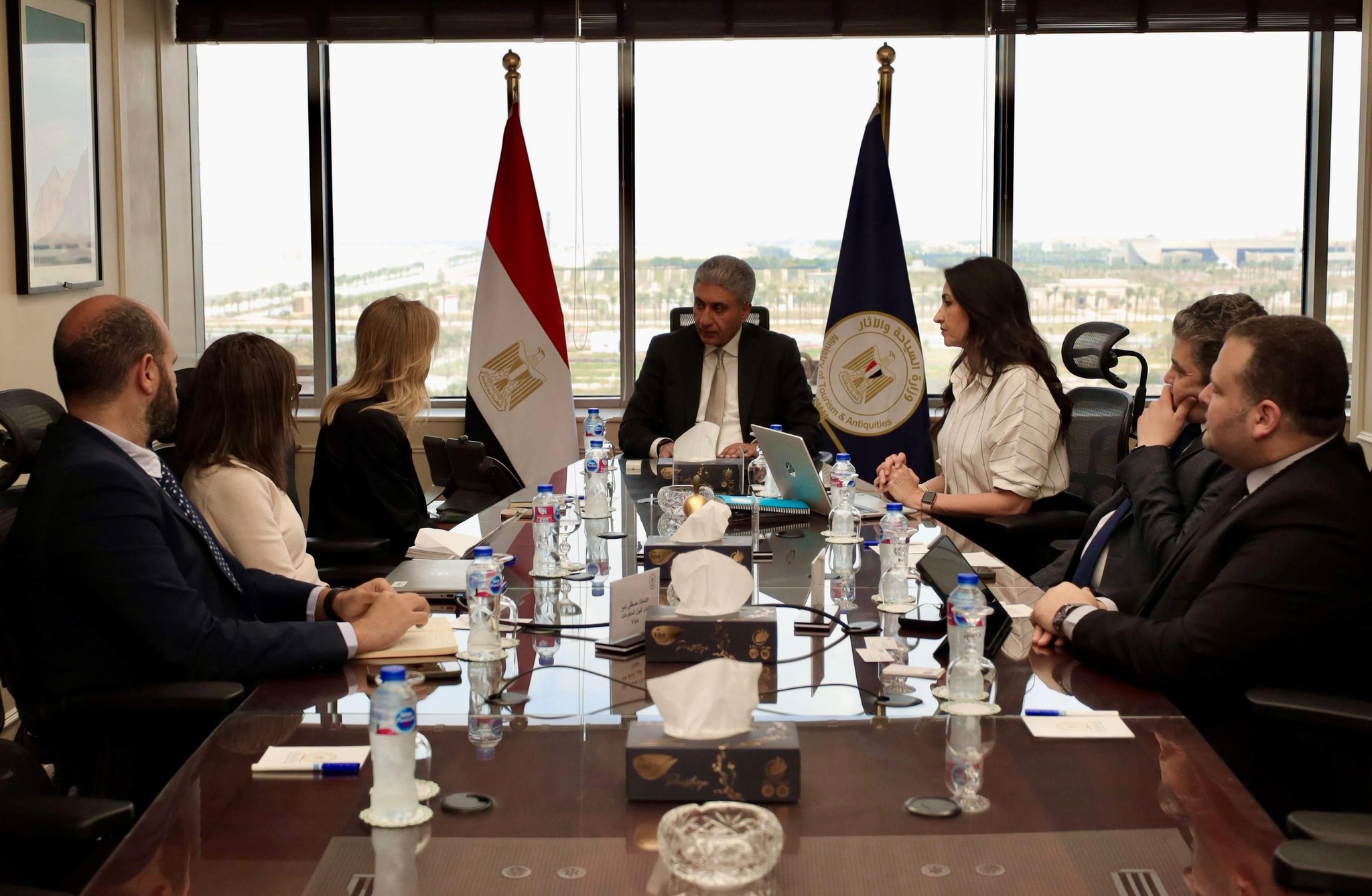 مصر تتعاون مع "فيزا" لتعزيز منظومة الدفع الإلكتروني في قطاع السياحة