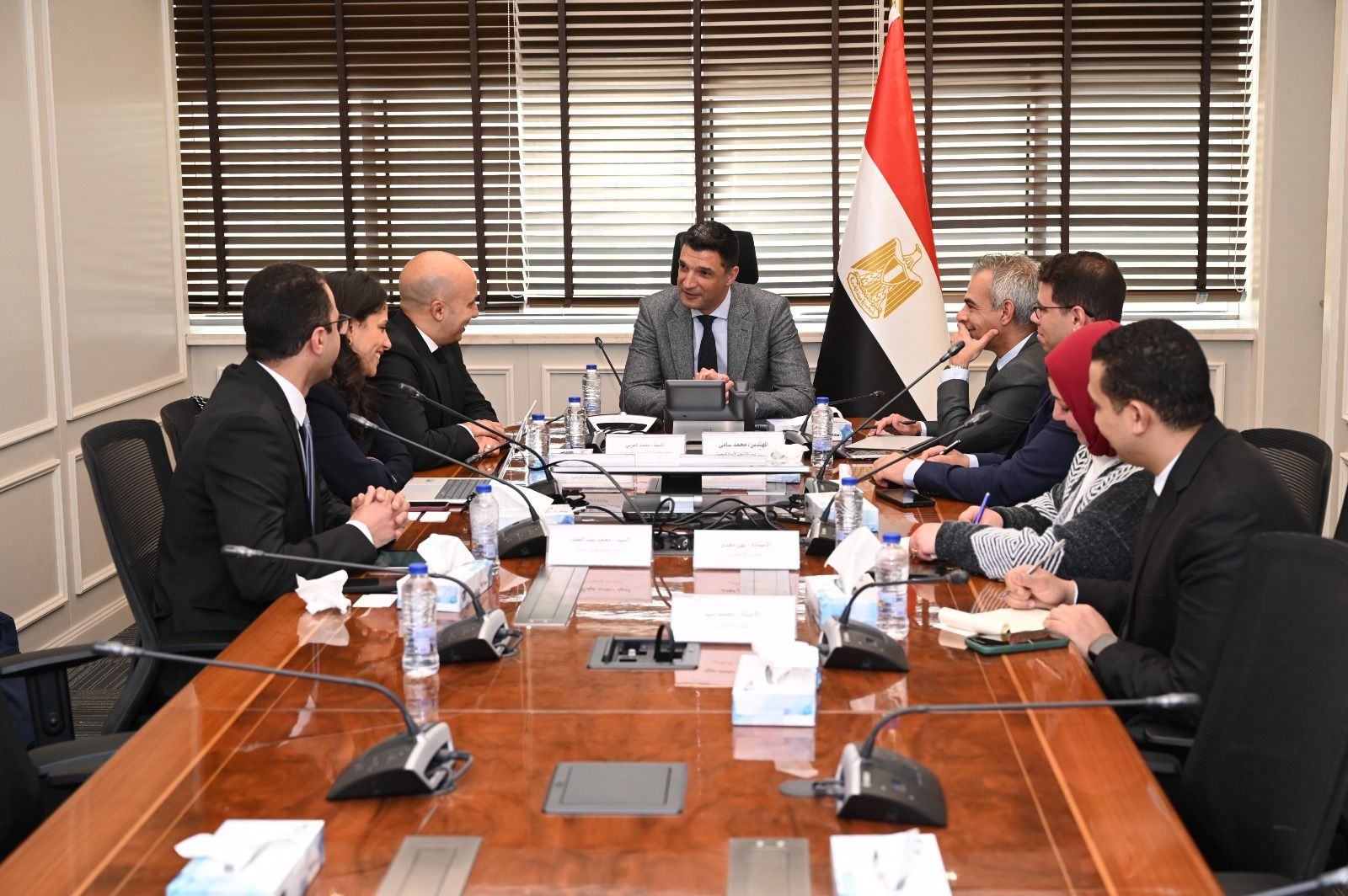 وزير الصناعة يبحث خطط تعزيز استثمارات "لوريال لمستحضرات التجميل" في مصر