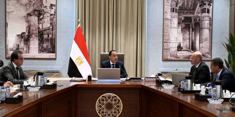 شركة صينية تقدم مقترحاً لتنفيذ مشروع "مدينة المستشفيات" بمصر