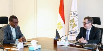 مصر تبحث مع "الأفريقي للتنمية" إنشاء آلية لإتاحة تمويل طويل الأجل لمشروعات البنية التحتية