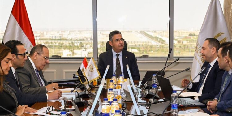 "التموين" تبحث تعظيم الشراكة مع "سُبل للاستثمار التجاري"