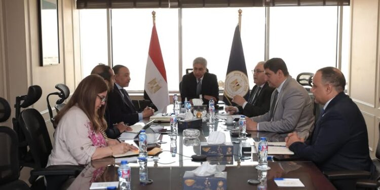 وزير السياحة: تحديث الأطر التنظيمية لأنشطة الغوص تماشيًا مع الممارسات الدولية