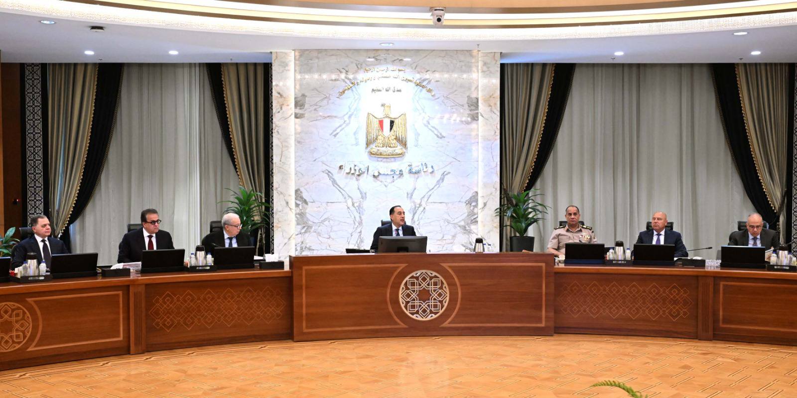 الحكومة تستعين بمكتب استشاري لتخطيط المنطقة الساحلية في شمال سيناء لجذب الاستثمارات