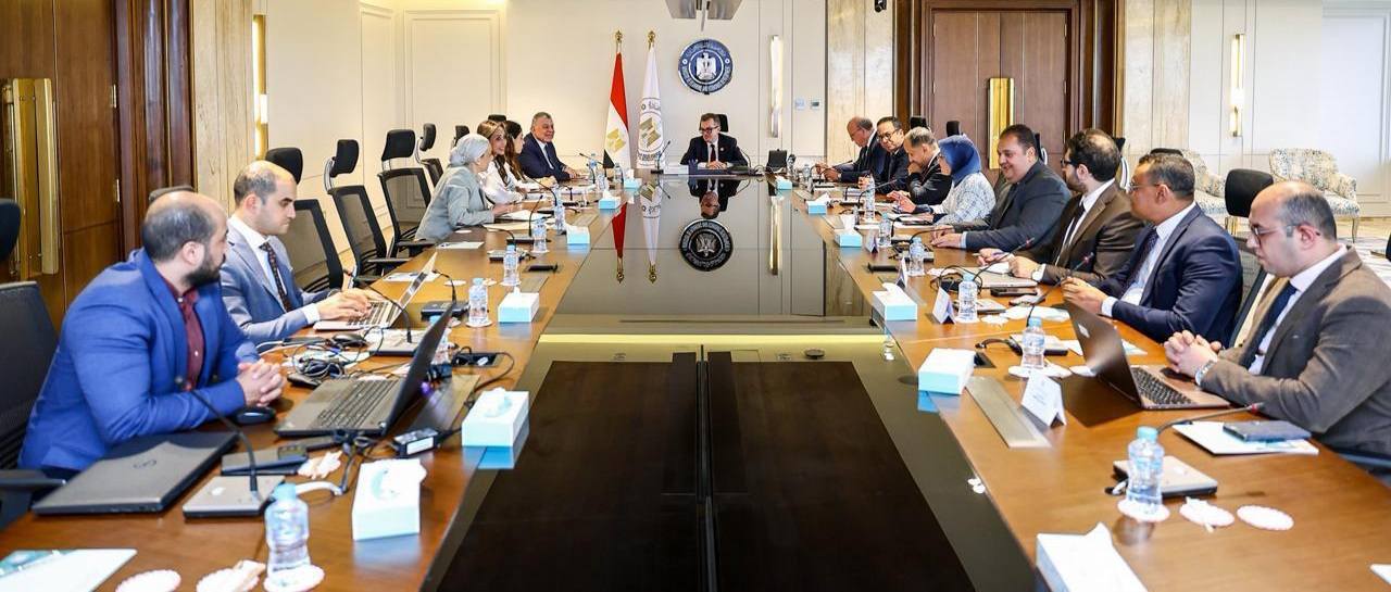 "التخطيط" تبحث مع "أيادي للاستثمار" دعم قطاع ريادة الأعمال والشركات الناشئة