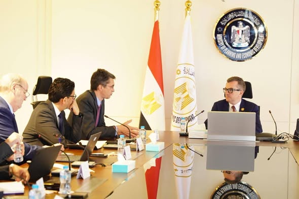 مصر تبحث مع البنك الدولي تطورات إعداد استراتيجية الاستثمار الأجنبي المباشر
