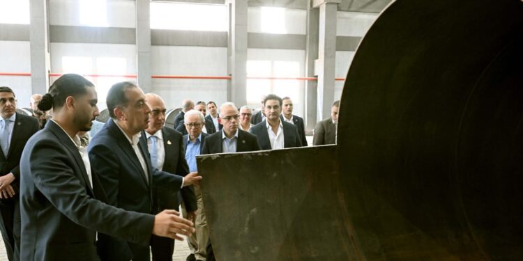 رئيس الوزراء يفتتح مصنع "جو ستيل" للمواسير الصلب باستثمارات 45 مليون دولار