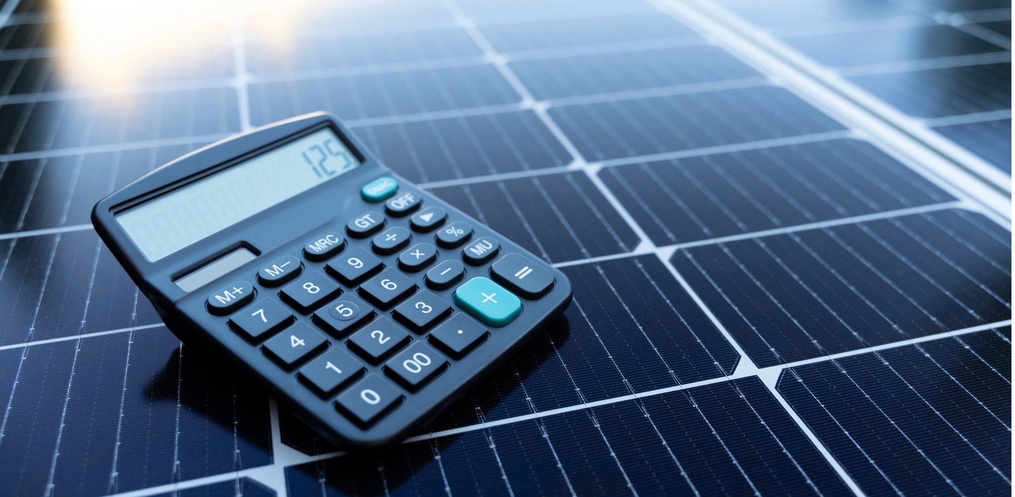 مسح لـ"البورصة": 12 بنكًا يتيح قروض الطاقة الشمسية بعوائد تنافسية