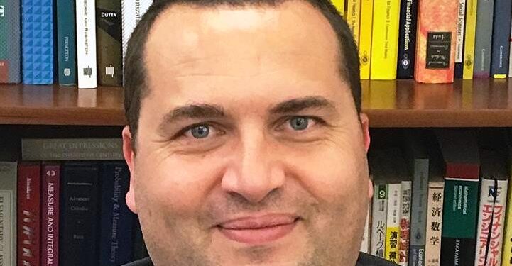 رابح أرزقي، مدير الأبحاث في المركز الوطني الفرنسي للبحث العلمي وزميل بارز في كلية هارفارد كينيدي