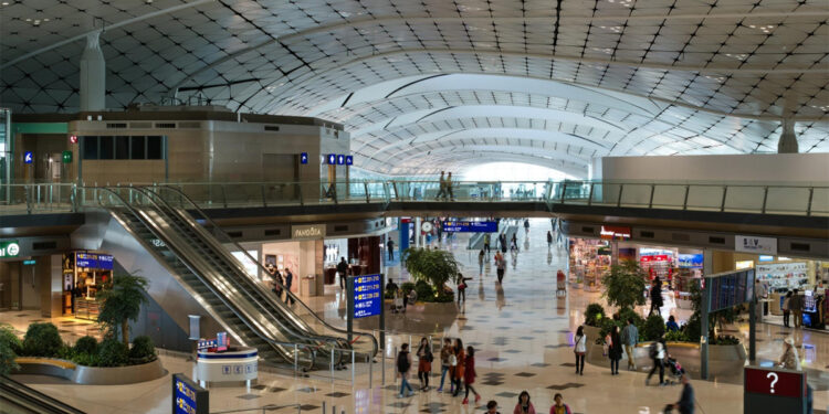 مطار هونج كونج ؛ آسيا ؛ المطارات ؛ الطيران