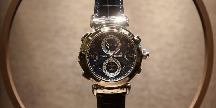 السلع الفاخرة