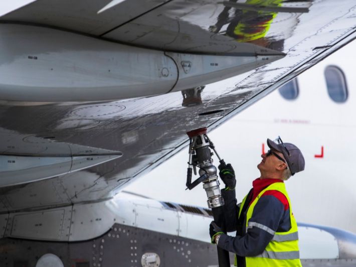 وقود طائرات عسكرية