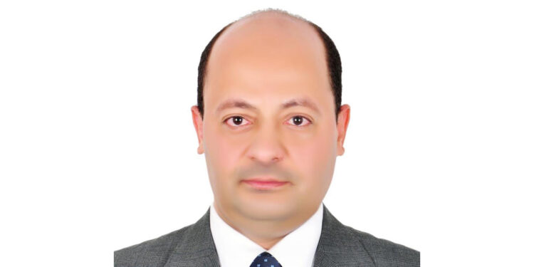 وزير الاستثمار يعين سعيد عرفة مساعدًا لشئون العقود