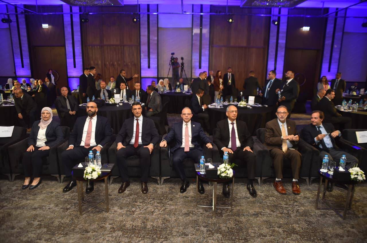 وزير الاستثمار يدشن البوابة الإلكترونية والنظام المميكن لخدمات التحقق والمصادقة