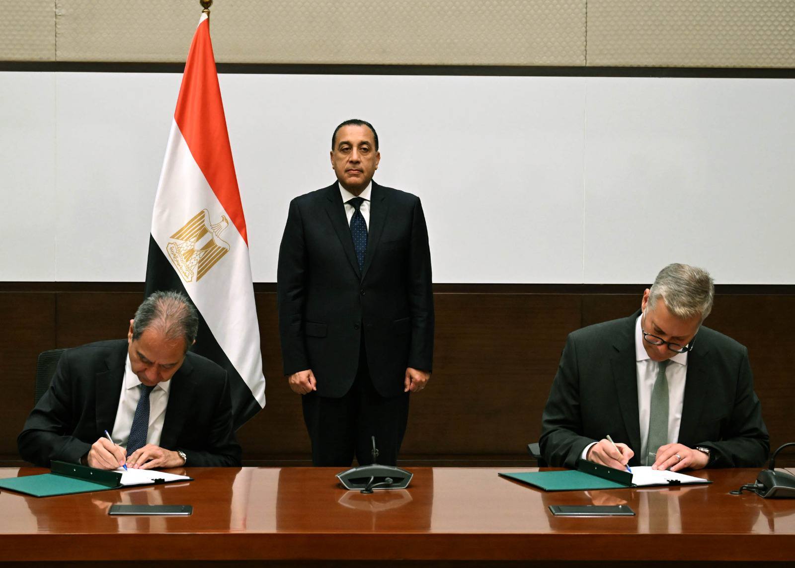 مصر توقع اتفاقية لتأهيل شبكات الغاز اللبنانية